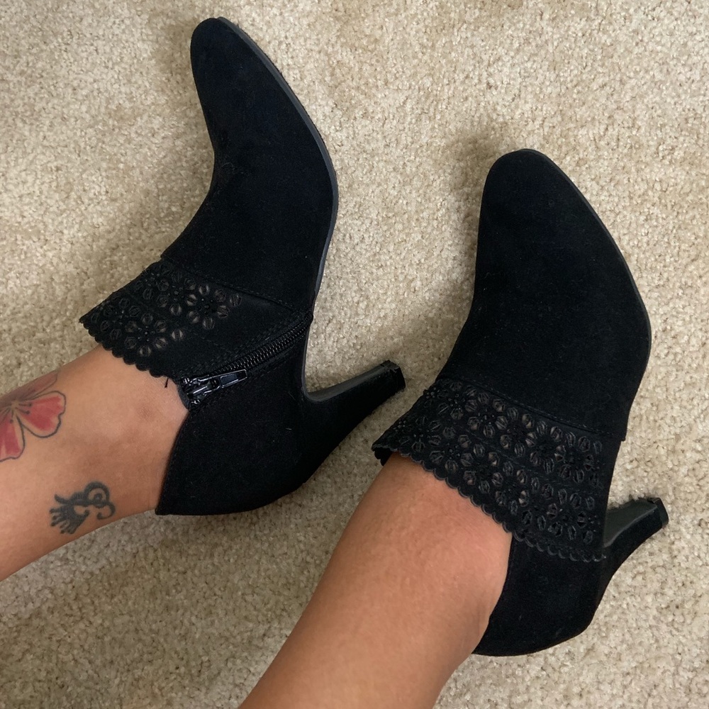 Black ankle bootie, size 6.5womens